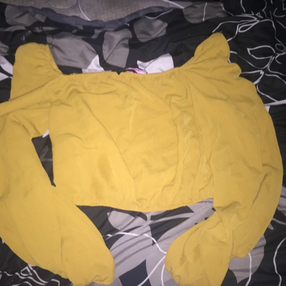 long sleeve crop - Picture 1 of 2